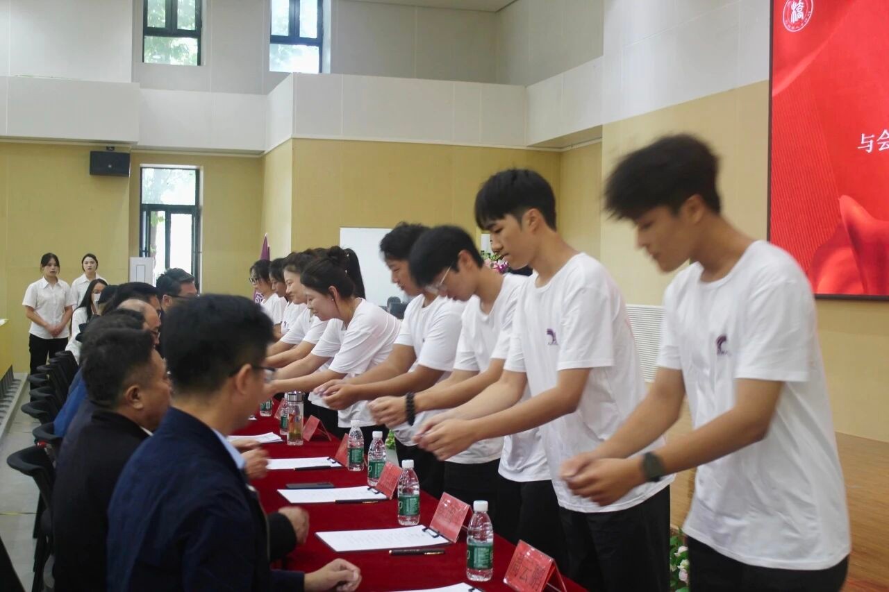 1763001295377364.jpg 1763001295377364.jpg